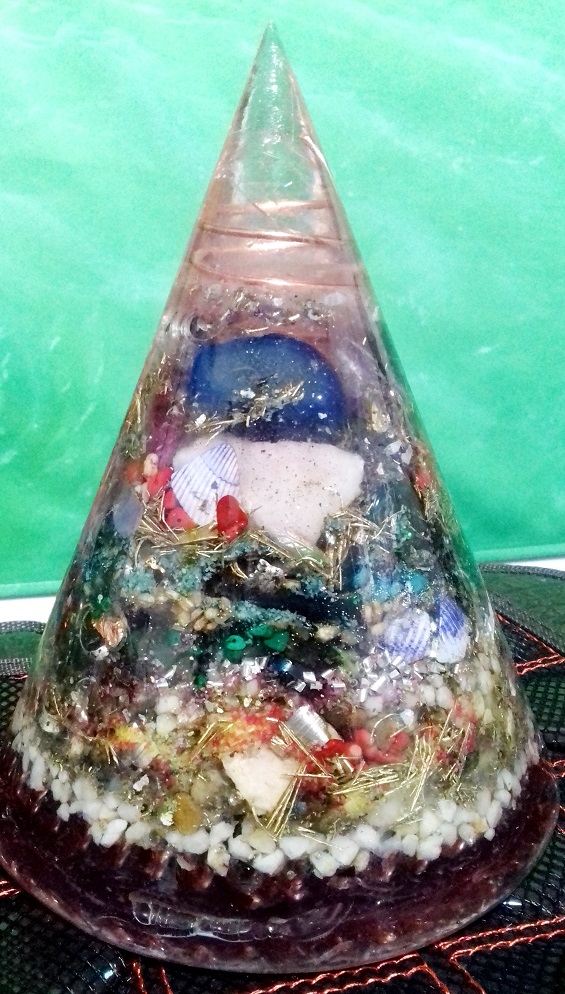 ORGONITE CON MARE CU 5 CRISTALE, TIP:"BIJU"