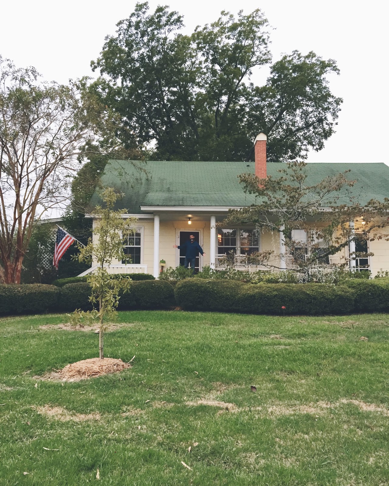 The Honey Pot Dogwood Cottage B&B in Eupora, Mississippi {Hanging with