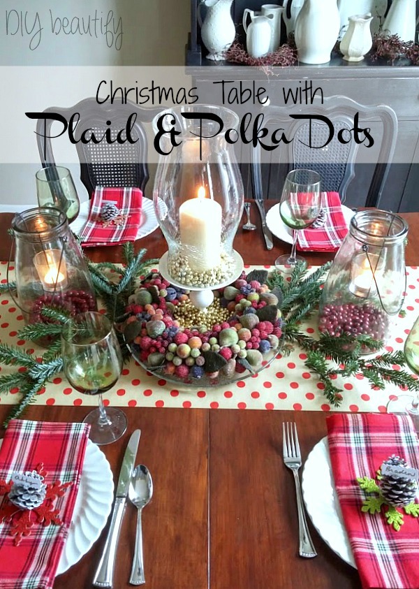 christmas table setting plaid