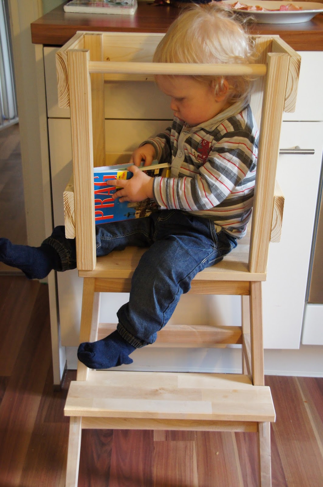 Glücksflügel: bauanleitung für einen learning tower (lernturm) aus ...