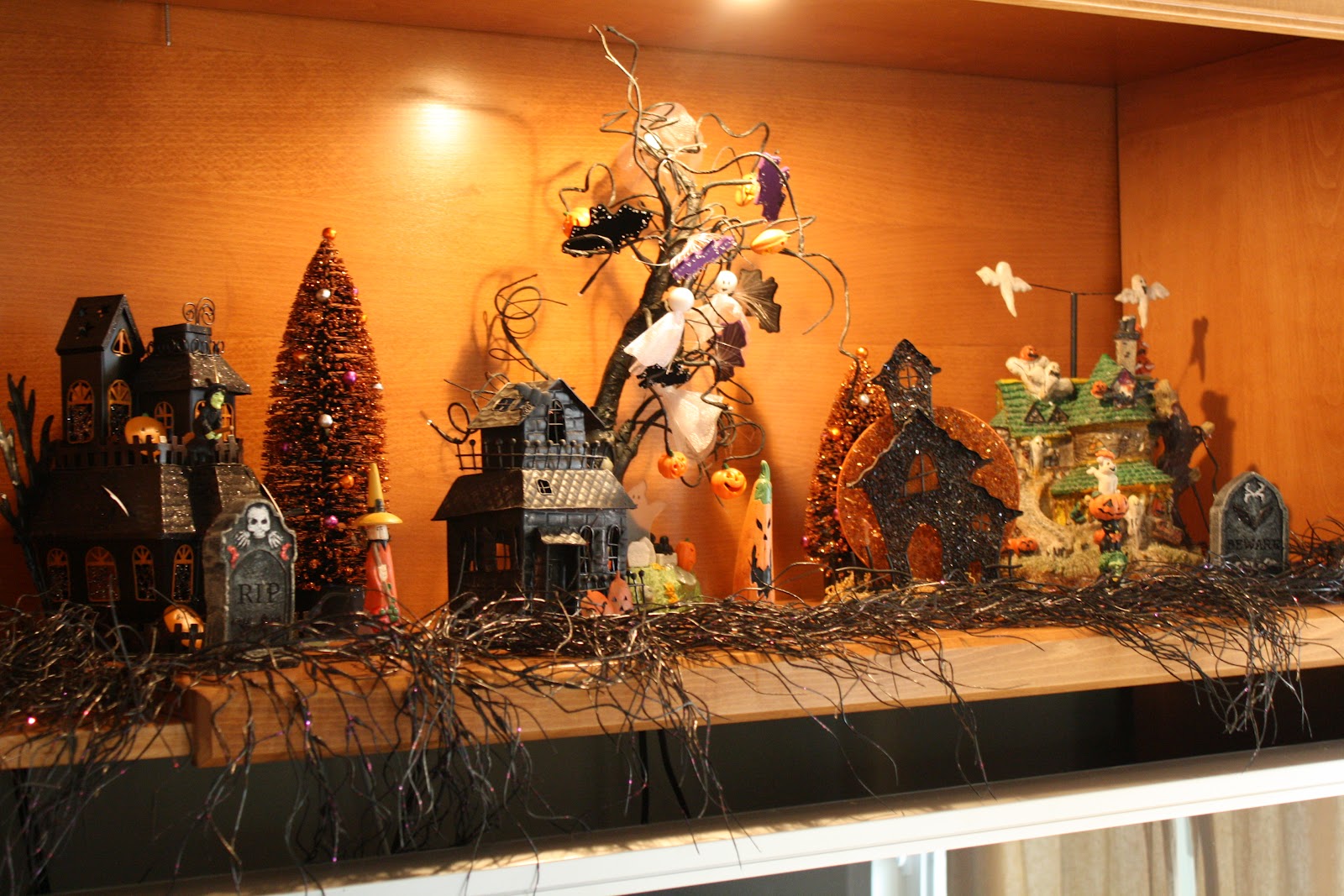 Sunny Simple Life Wonky Little Halloween Village 2012