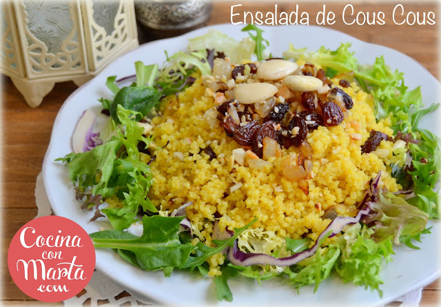 Ensalada de sémola cous cous con pasas y cebolla. Receta casera, fácil y rápida. Cocina con Marta