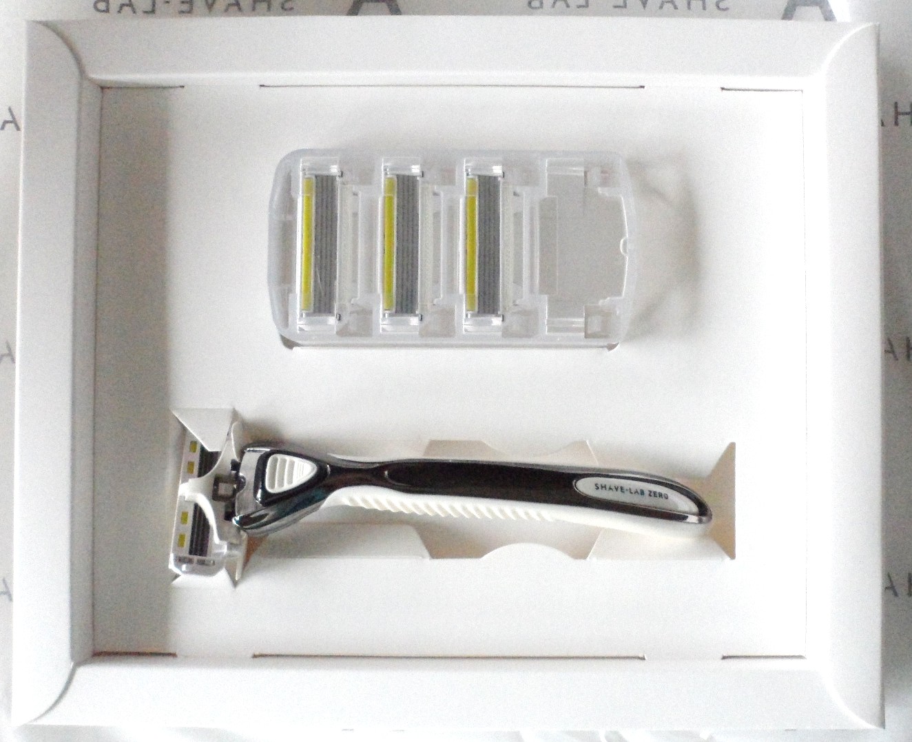 Josefine 21 Test Blog ZEROLINE der Nassrasierer von SHAVE LAB