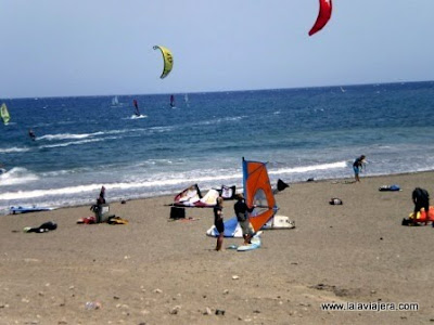 La ventosa playa de El Médano, ideal para el windsurf Windsurf Playa Medano, Tenerife