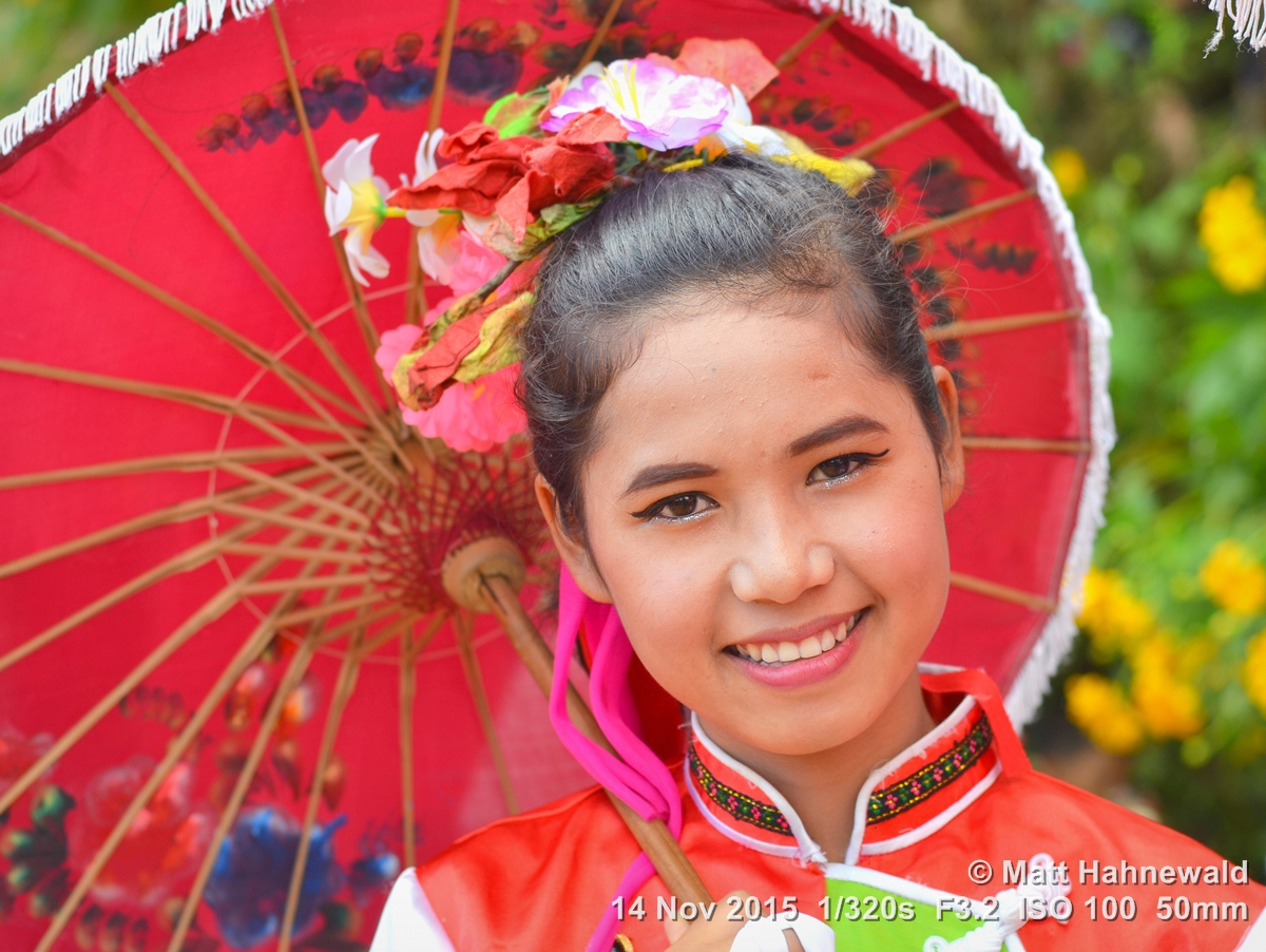 Facing the World Dancing with the Thai Chinese