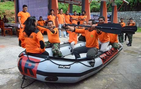 Pelatihan MFR dan Water Rescue Oleh BASARNAS Kab. Manokwari