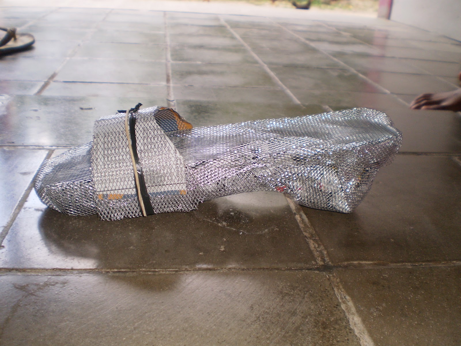 Membuat Patung dari Bubur Kertas Teklek Cinderella yang