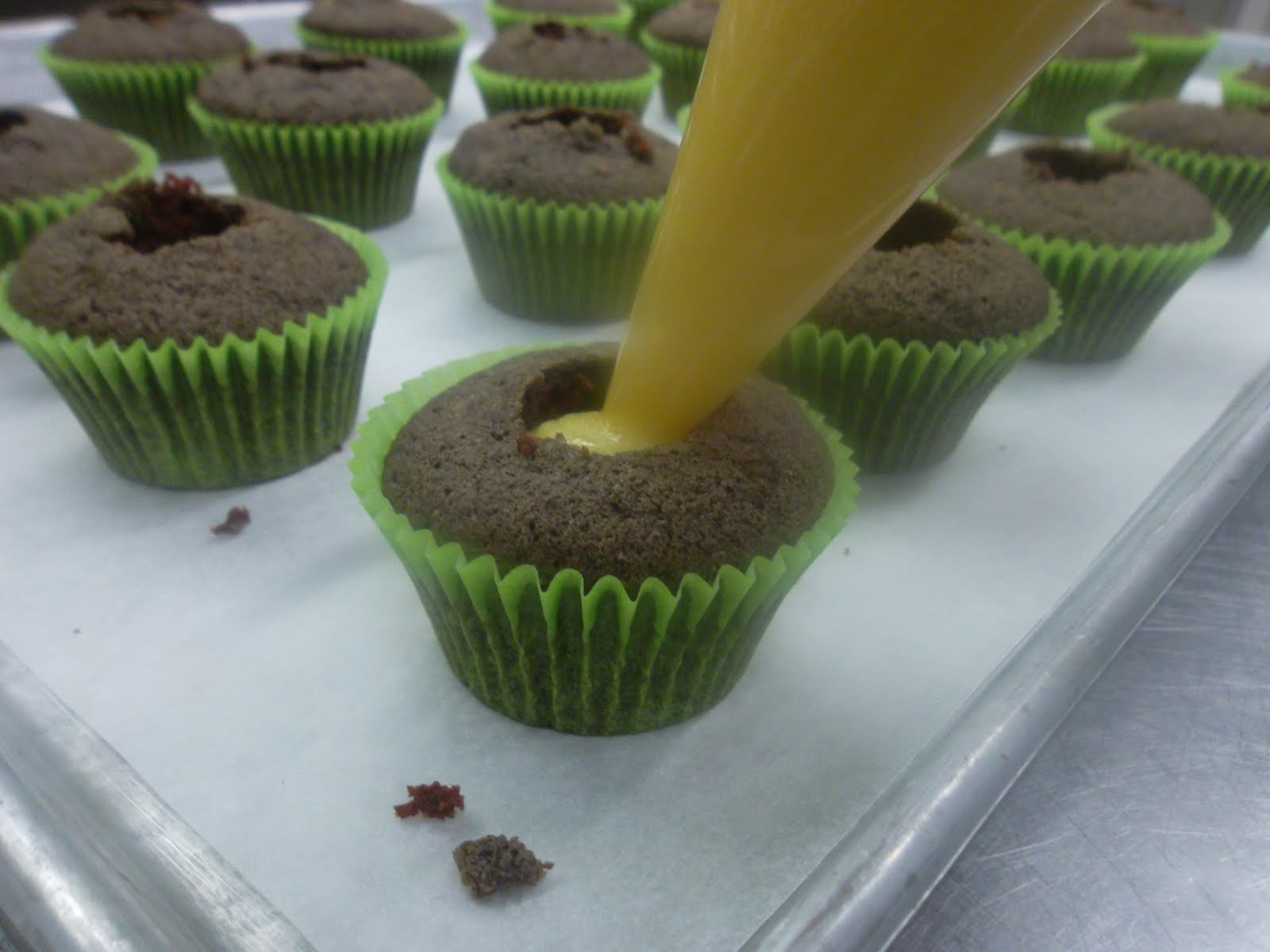 The Sweet Life How To make Filled Cupcakes!