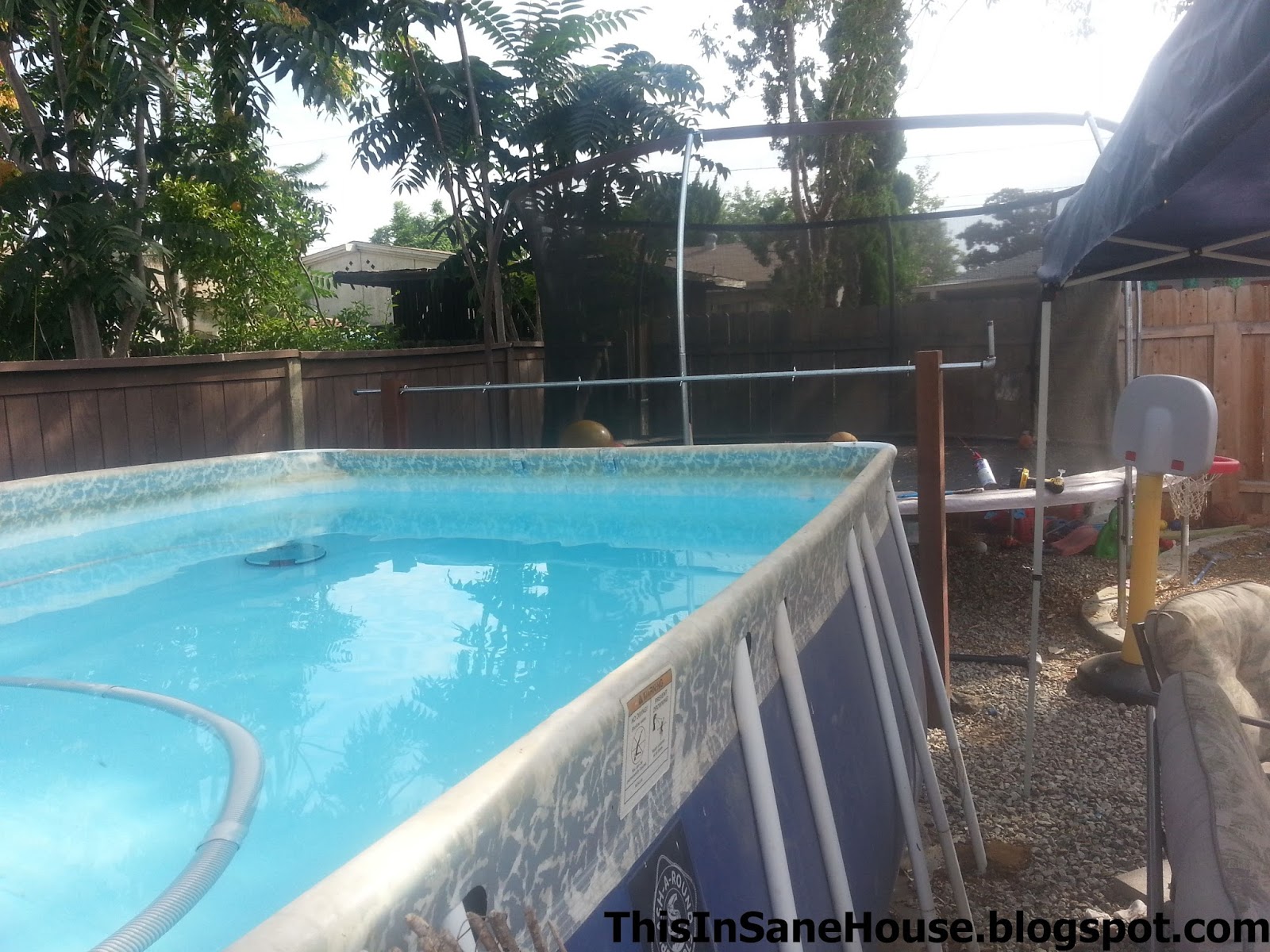 This inSane House DIY Solar Cover Reel for an Above Ground Pool
