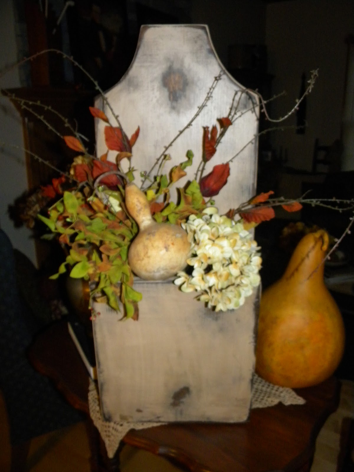 Lee Hill Primitives Door Box Tutorial and my New Giveaway