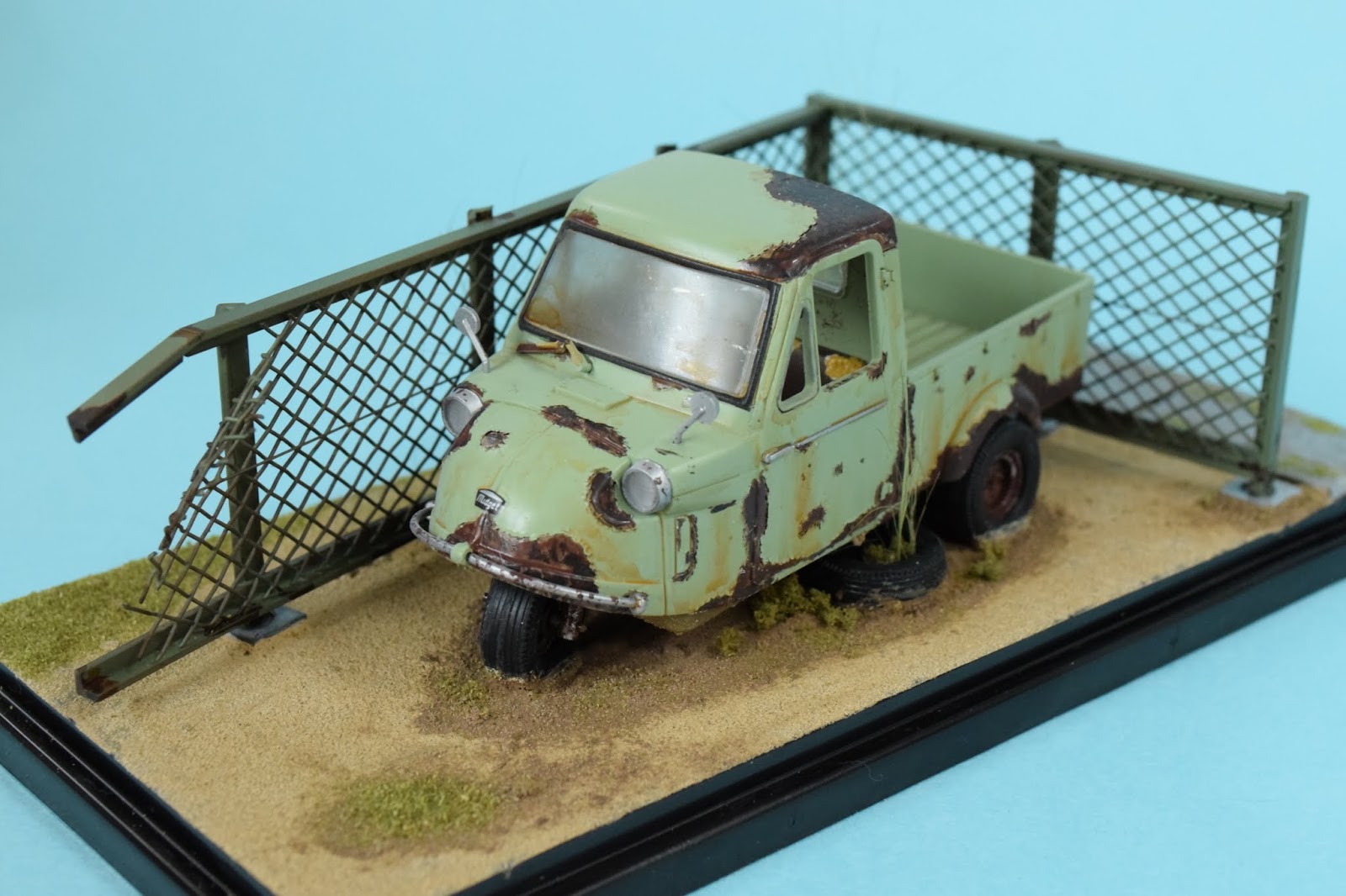 昭和レトロ　ジオラマ　1/32 ダイハツ　ミゼット(後期型)　錆加工　ミニカー 昭和レトロ ジオラマ 1/32 ダイハツ ミゼット(後期型) 錆加工
