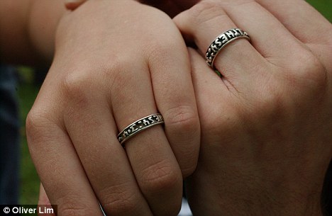 Pledge:Followers of 'The Silver Ring Thing' wear an â€˜abstinence ring ...