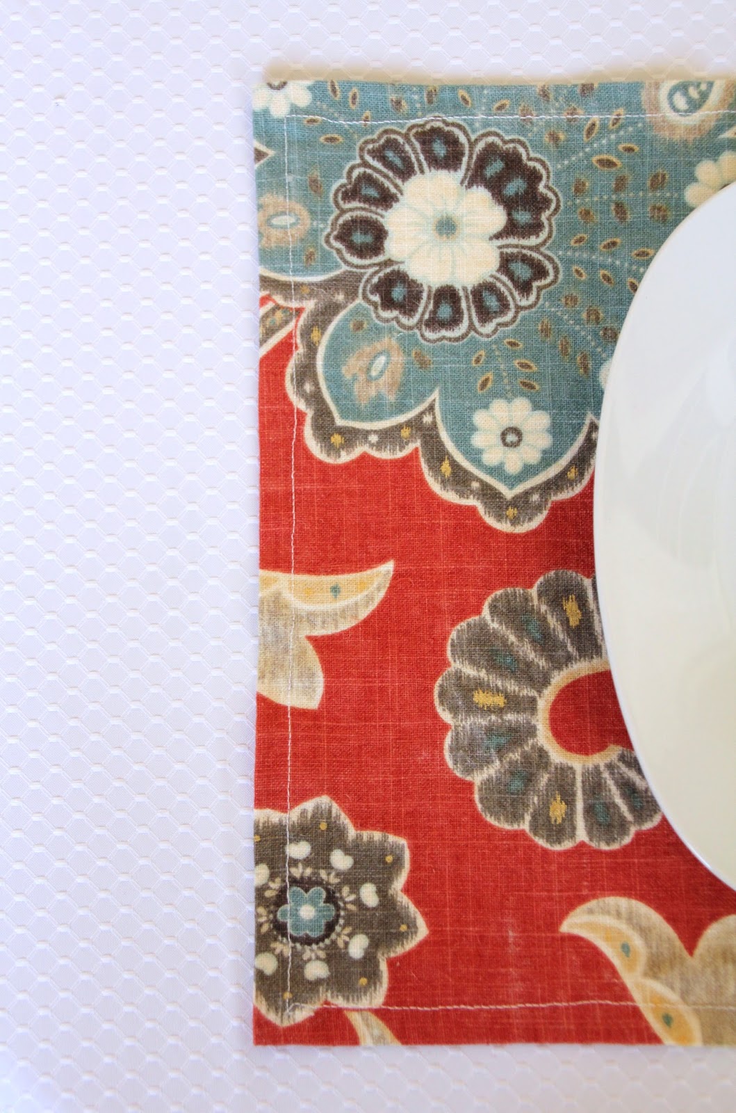 Lovely Little Life Quick and Simple DIY Placemats