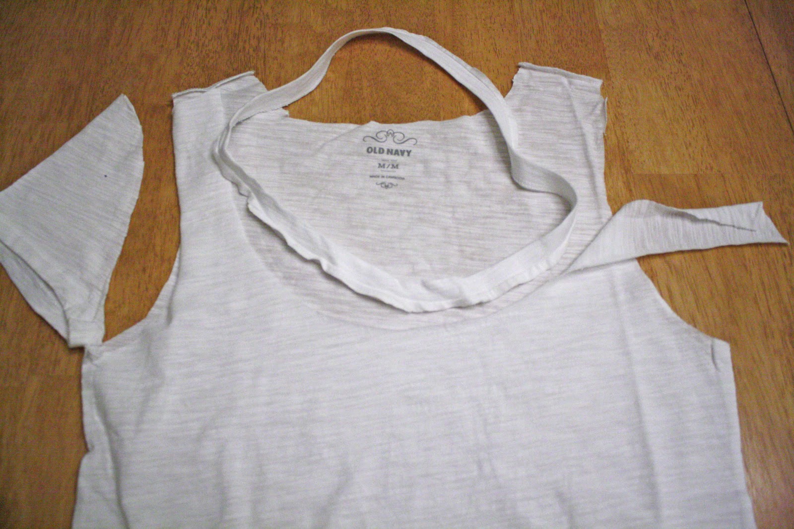 Tutorial Scoop to Square Neck Tshirt Melly Sews