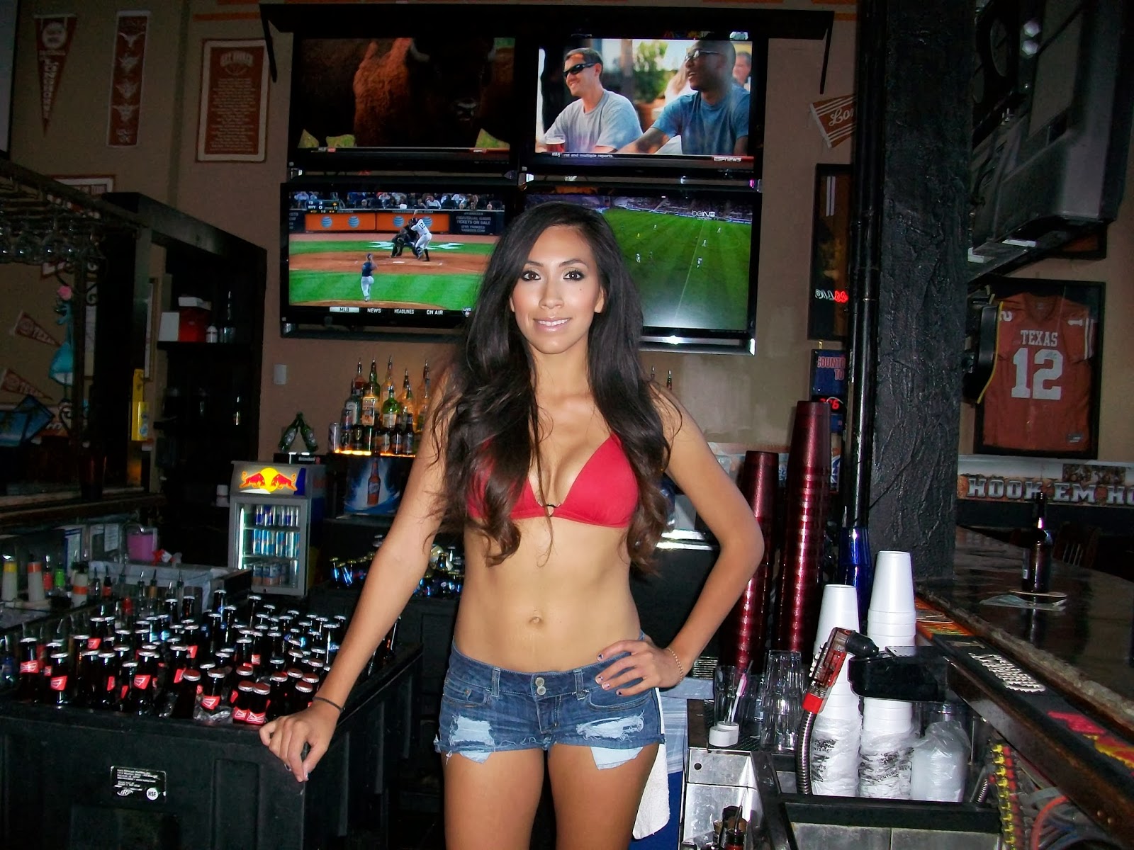 Travels of a Commoner A Sixth Street pub crawl, Austin, Texas