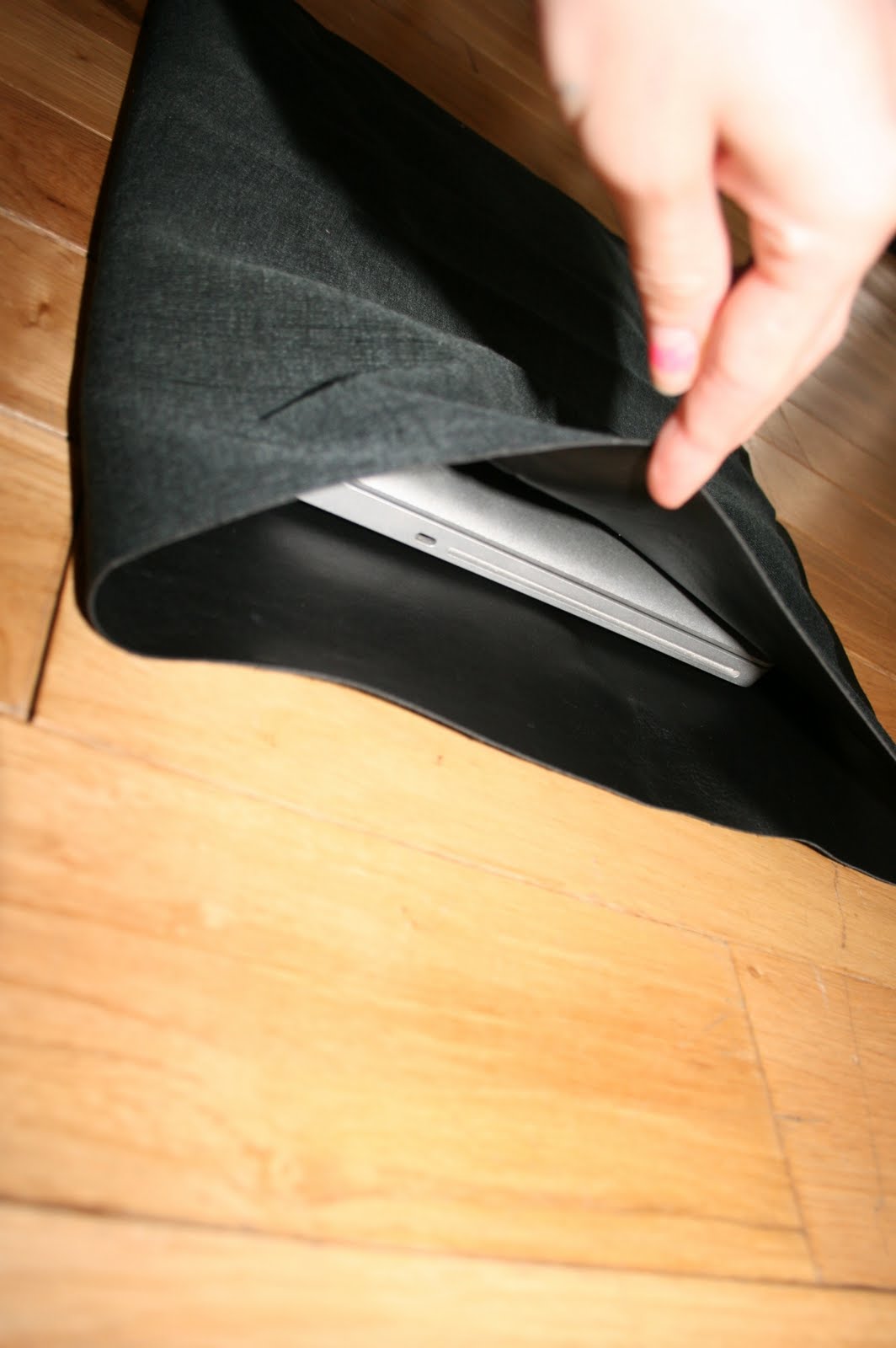 Tutorial DIY Chanel Leather Laptop Case LULUTRIXABELLE a