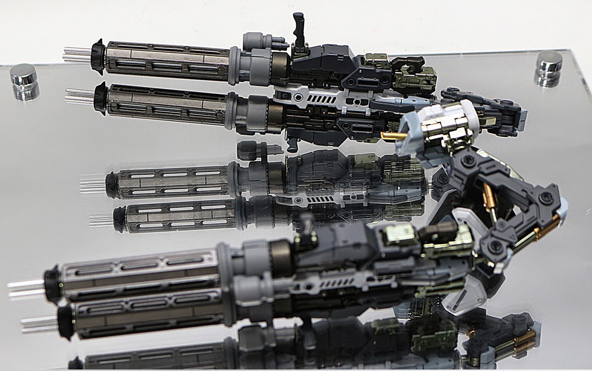 MG 1/100 "Snow" Sazabi Ver.Ka + Quad Gatling Gun Custom Build Gundam