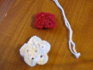 Knitted flowers