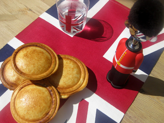English Meat Pies O  Pasteles De Carne Ingleses
