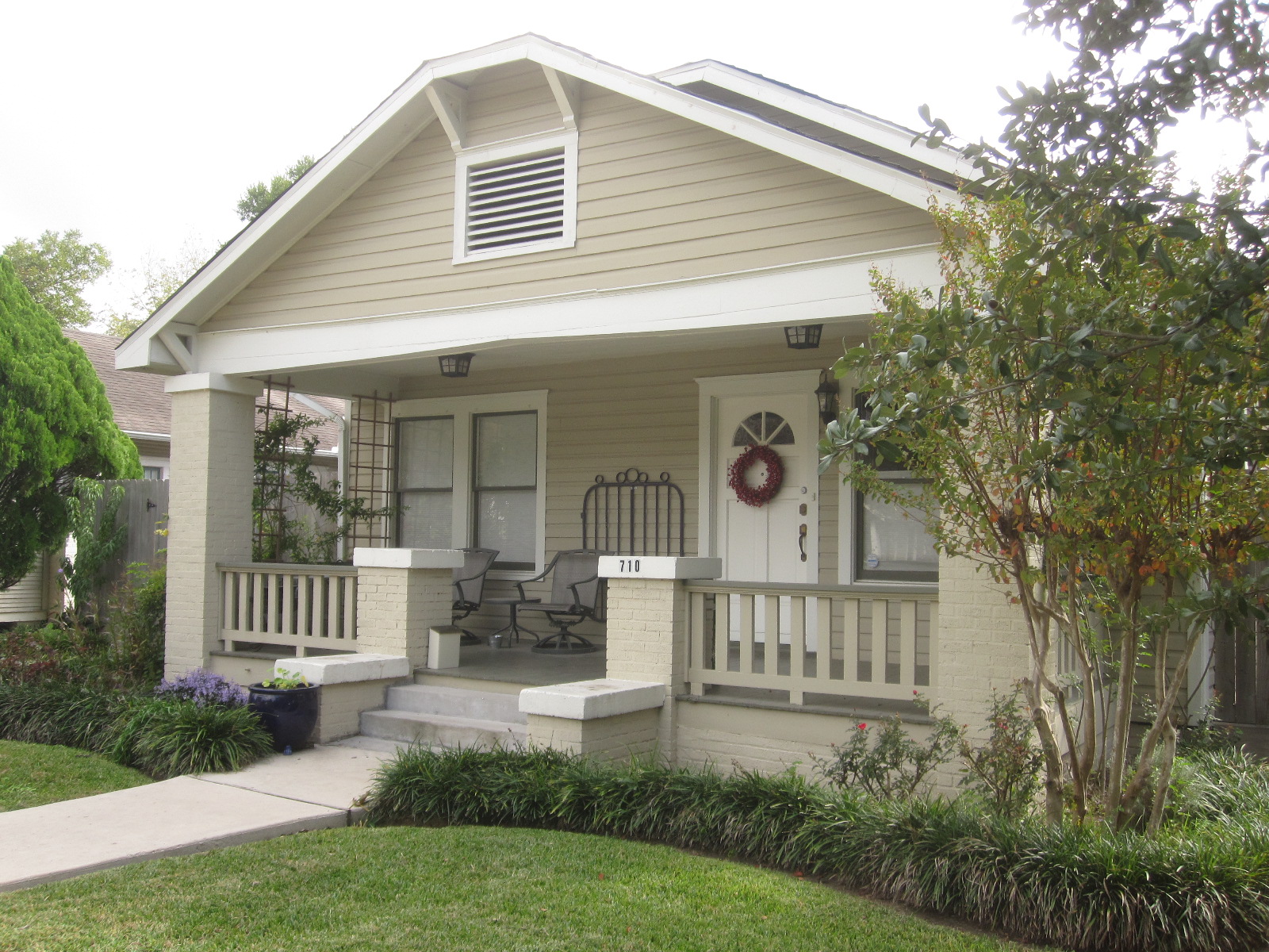 The OtHeR HoUsToN MORE BEAUTIFUL BUNGALOW PAINT COLORS The OtHeR HoUsToN MORE BEAUTIFUL BUNGALOW PAINT COLORS
