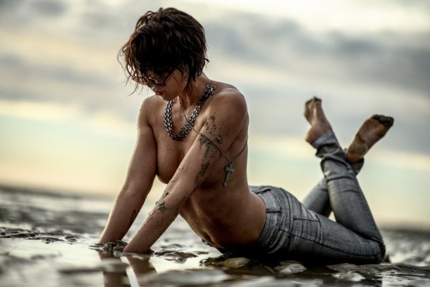 Mais sensuais e provocantes modelos nuas na fotografia de Sacha Leyendecker Sacha Leyendecker fotografia mulheres modelos sensuais provocantes nuas peladas corpos seios