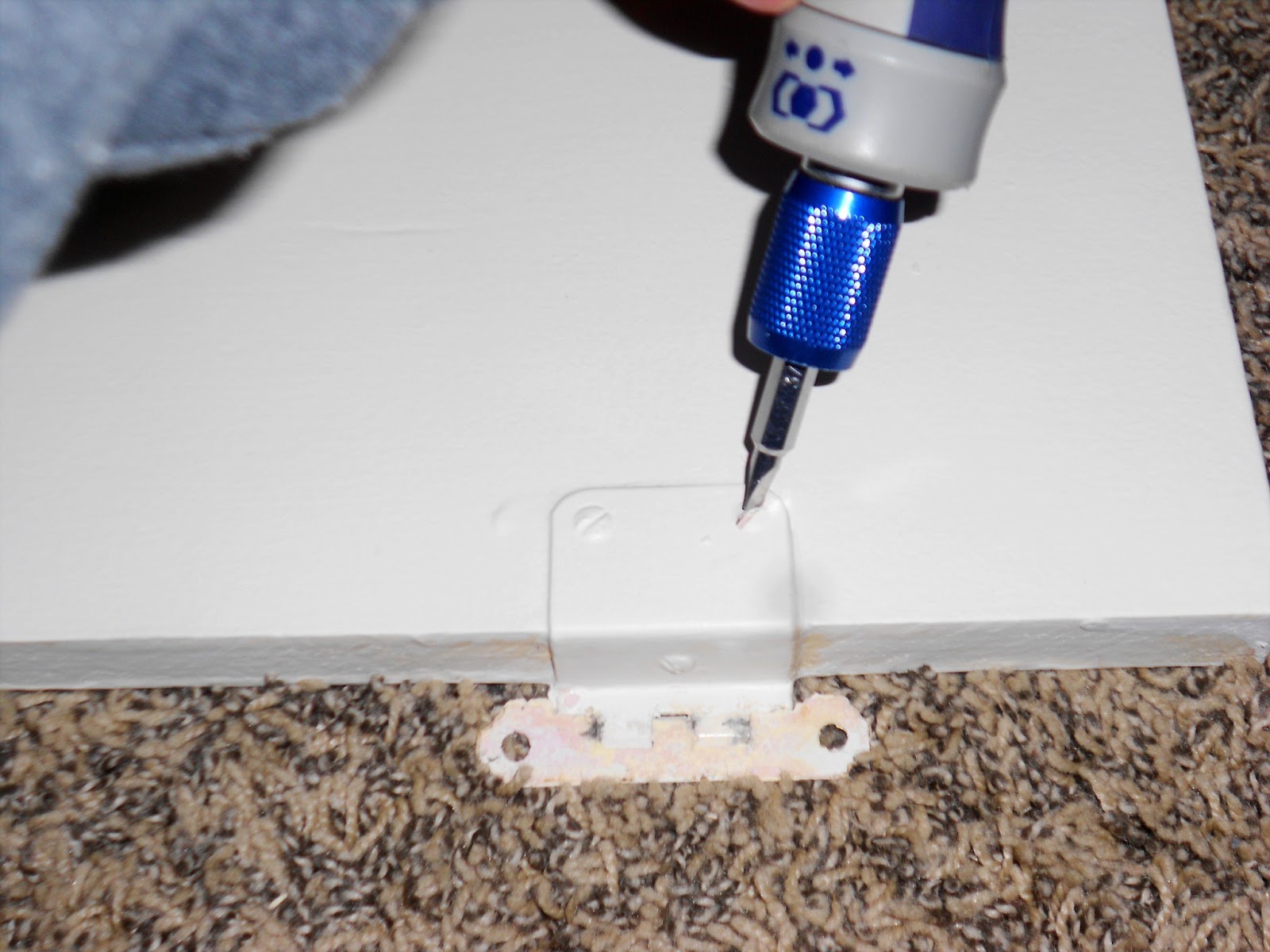 TwoFeetFirst Removing Paint from Hinges