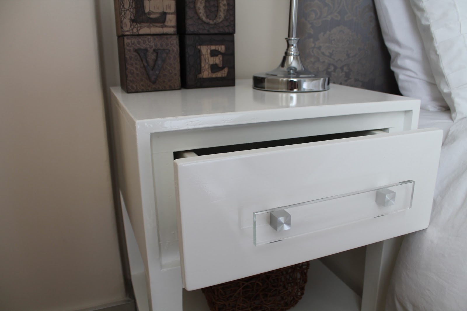 Custom Carpentry White Modern Bedroom Set