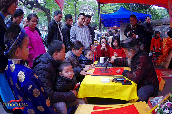 http://viajeindochina.com/guia-de-viajes/vietnam/cultura-y-festivales.html