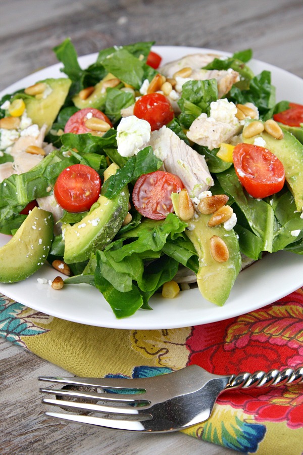 HEALTHY FOOD AND RECIPES Spinach salad with chicken, avocado and feta