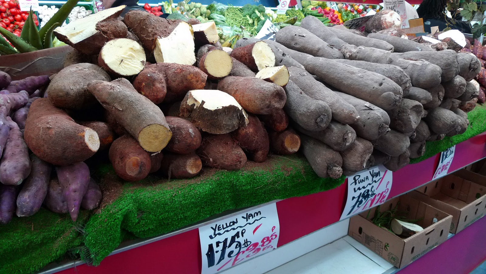 market approach yam and bread fruit