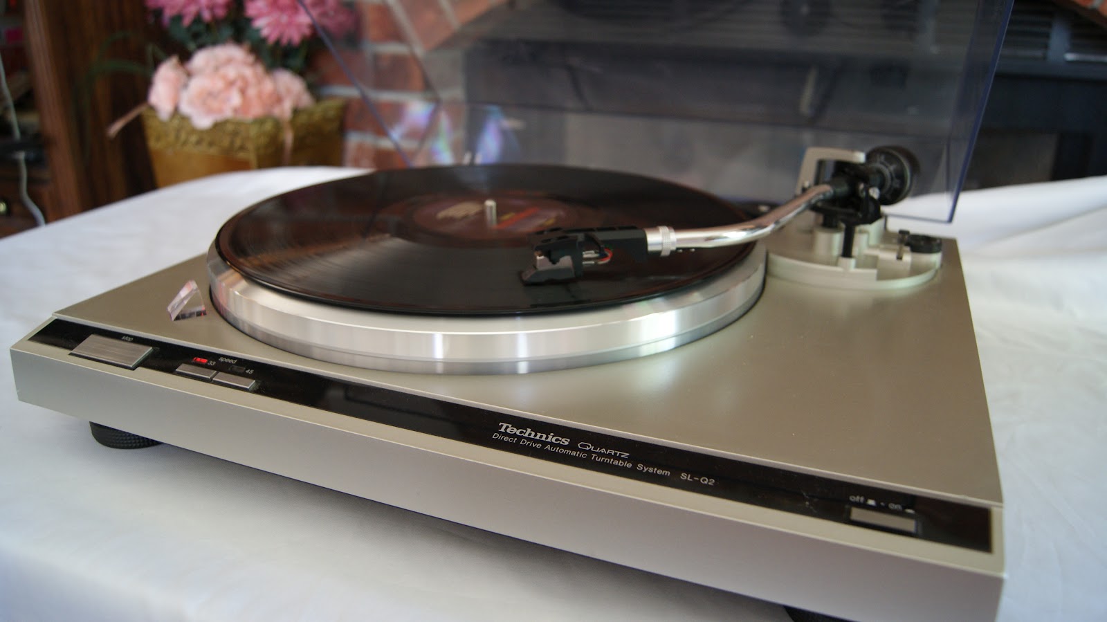 Audioless Winnipeg Group! Technics SLQ2 Turntable