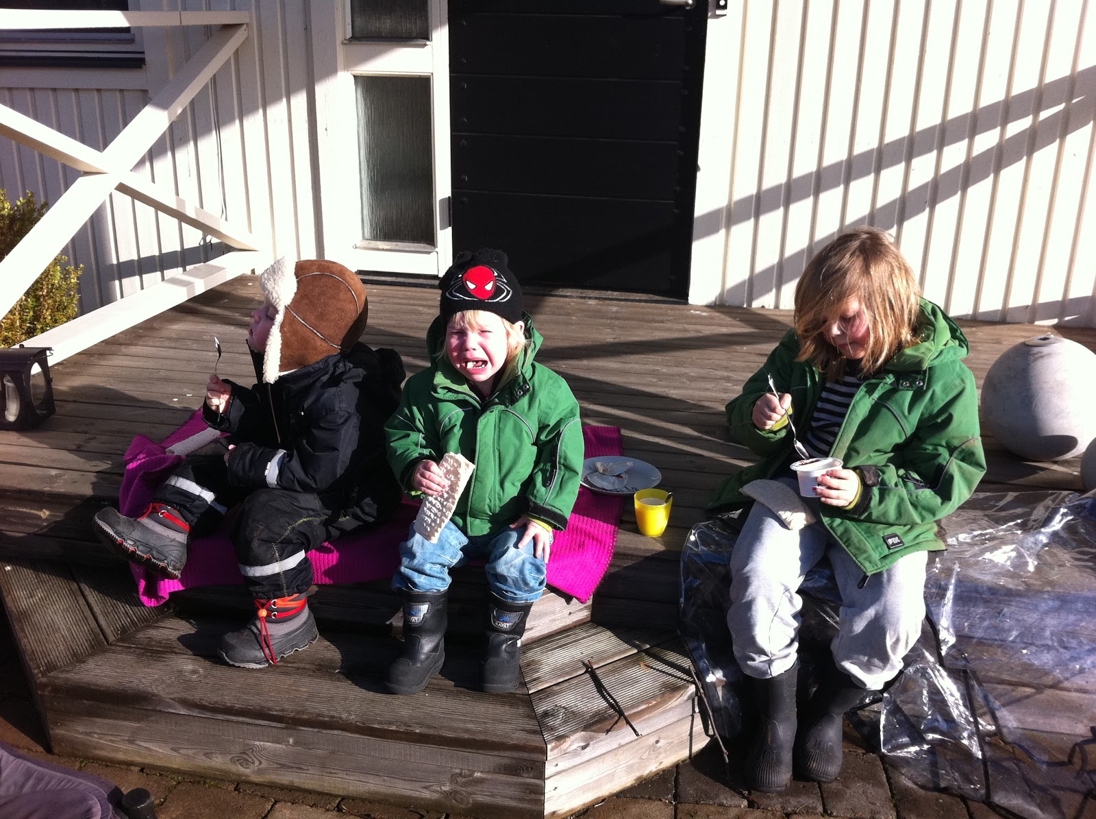 dejta två stycken samtidigt