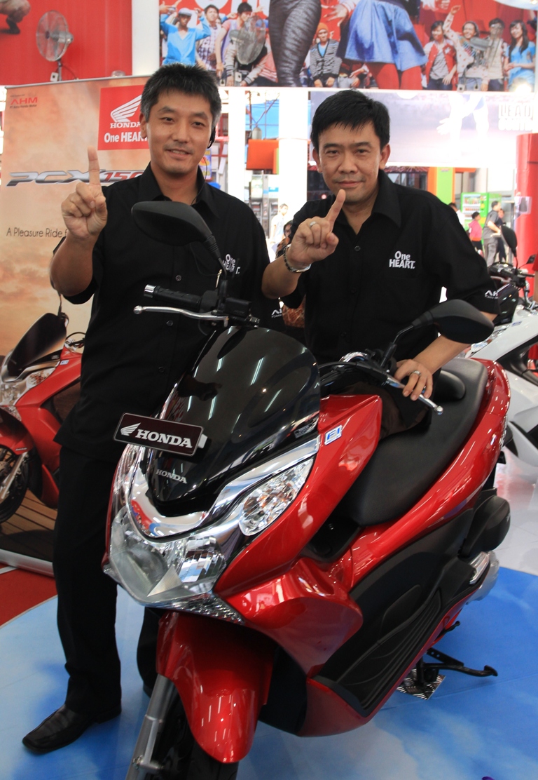 AKHIRNYA Honda PCX 150 Diluncurkan AHM Promo Kredit Motor