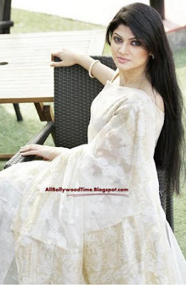 News presenter, TV program host Farah Sharmin
