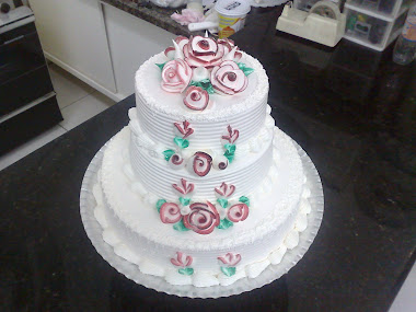 Lindo Bolo de Casamento todo de chantilly