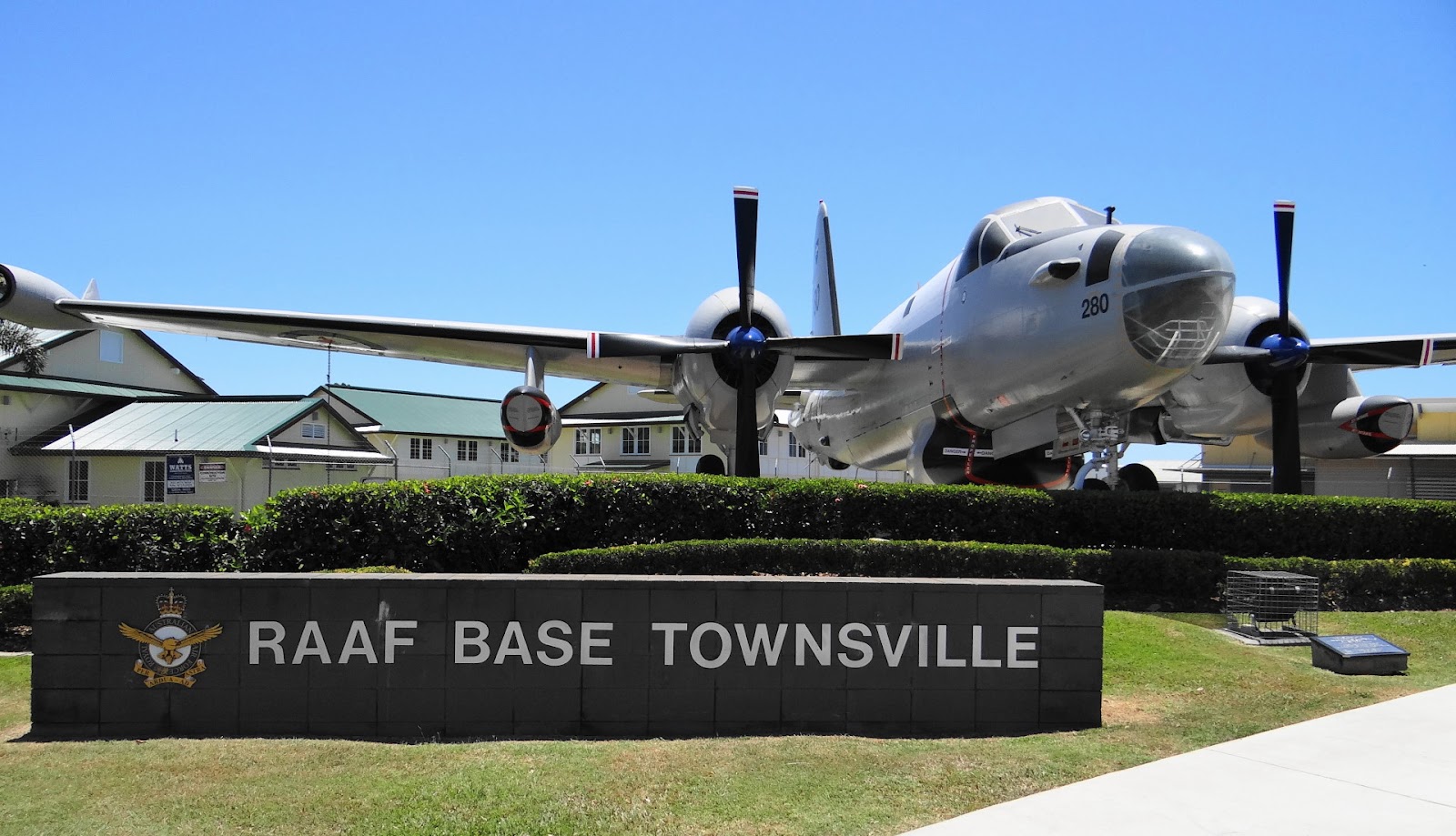 Air Queensland.blogspot Gate Guard RAAF Base Townsville, North
