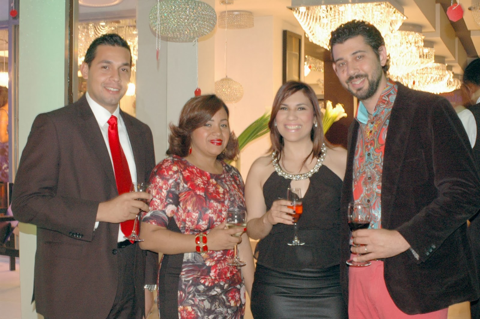 Lamparas Quesada Presento su "Casa Magestuosa" en la sucursal de Gurabo