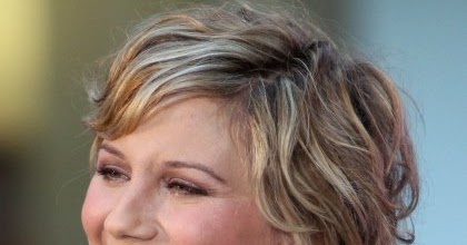 Jennifer Nettles Hairstyles