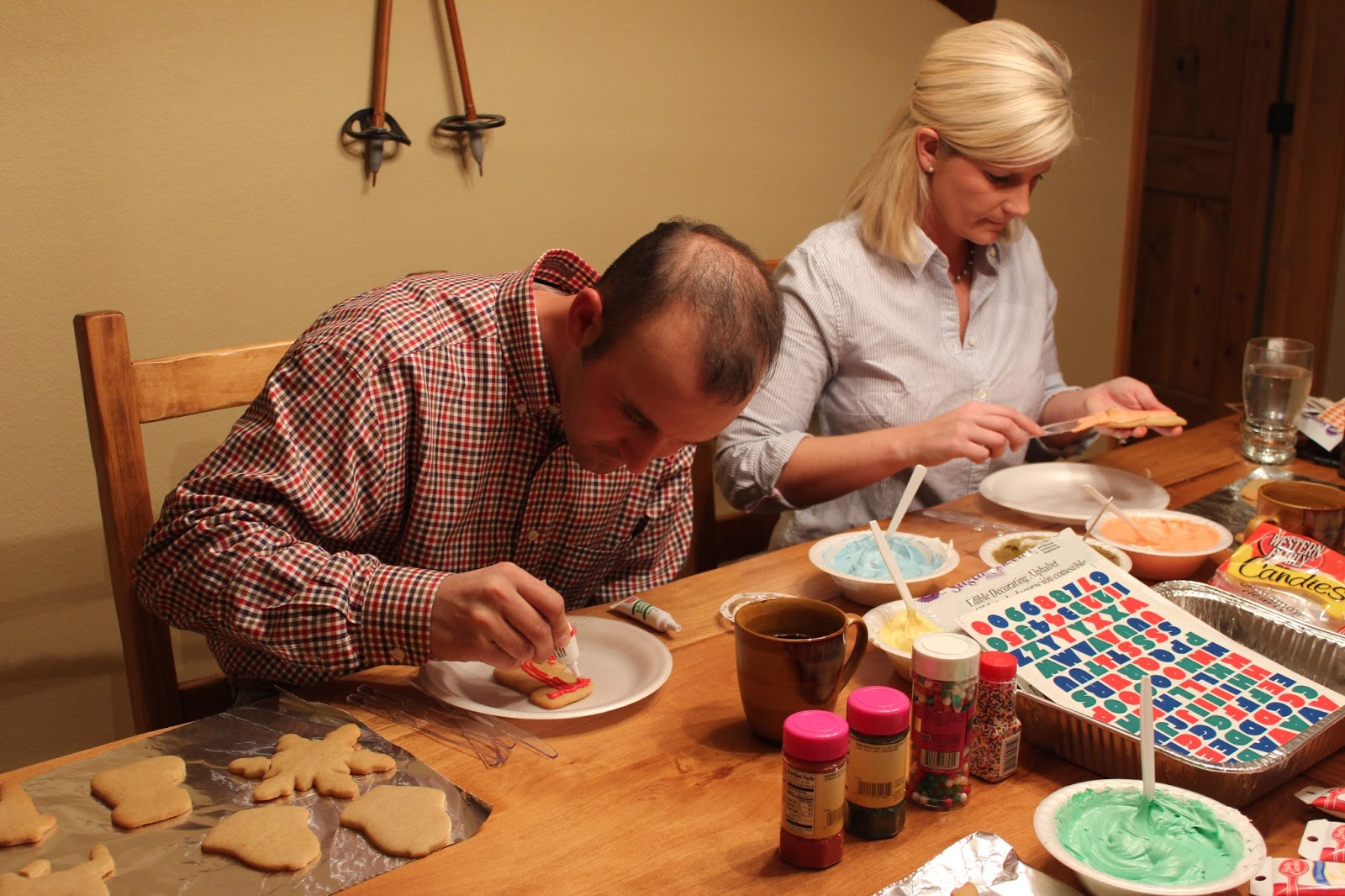 Diaries of a Farm Wife Christmas Tidbit #3 Cookie Decorating Contest