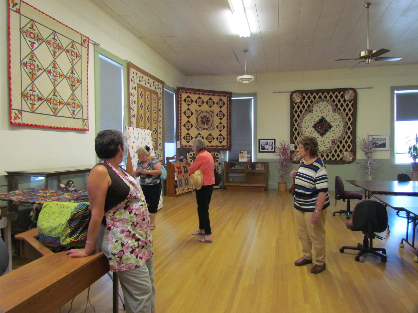 Inspired Quilter Mennonite Quilt Center, marking, and stars