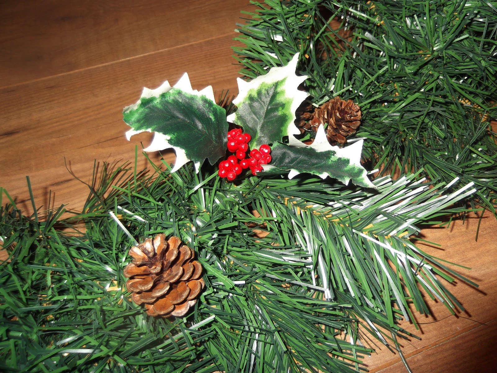 Made by (A)me Make a Christmas garland for less than £10