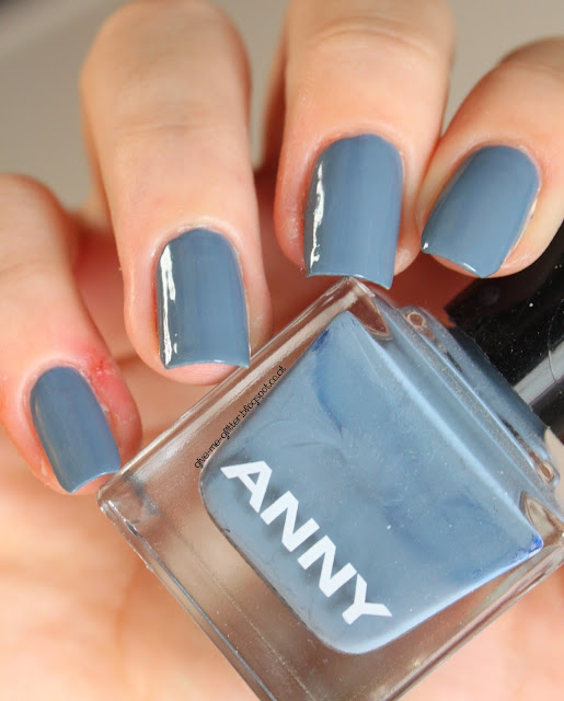 Anny - Blue Fashion Show