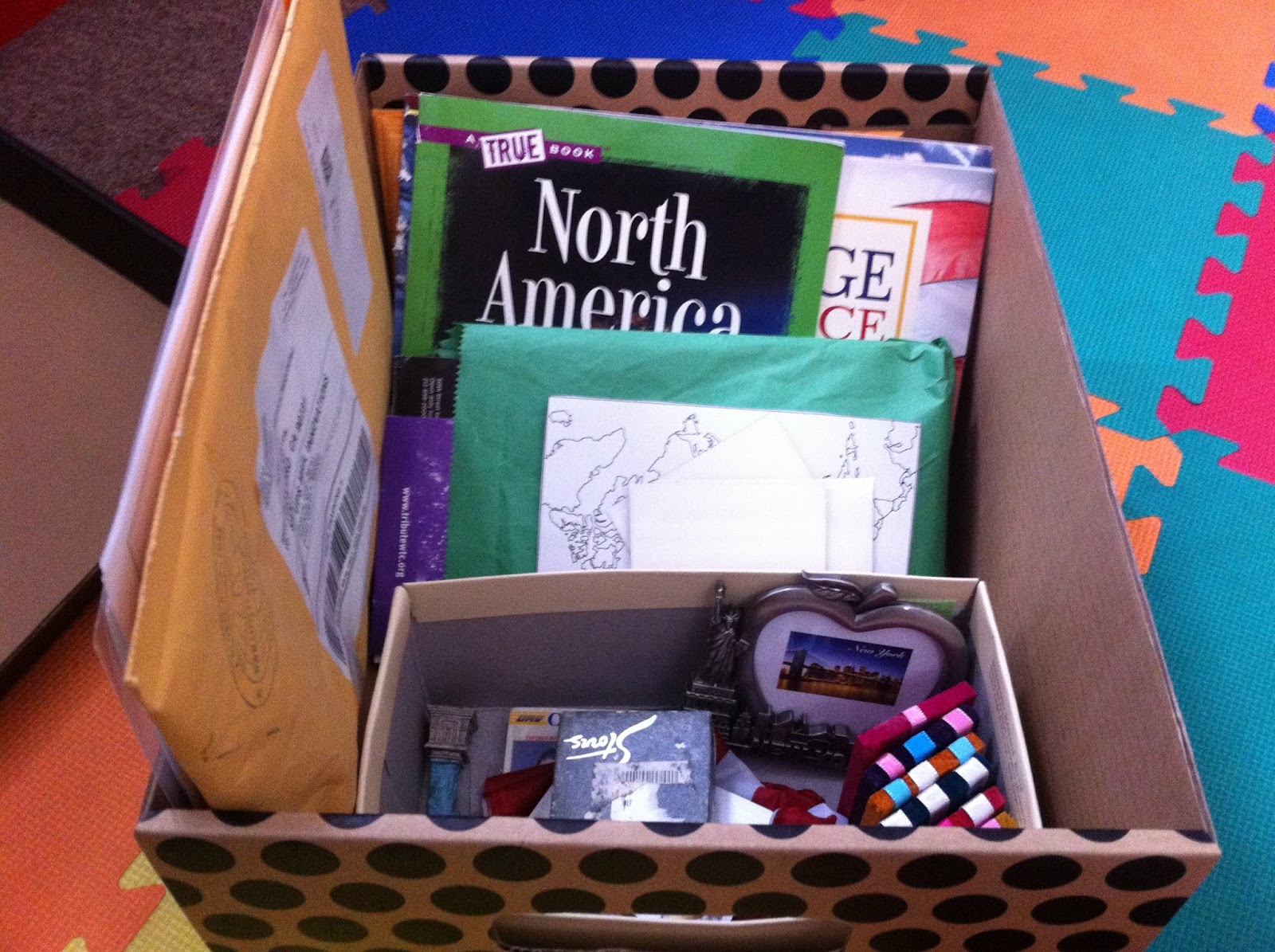 Tatyland-Montessori: North America Continent Box - Montessori