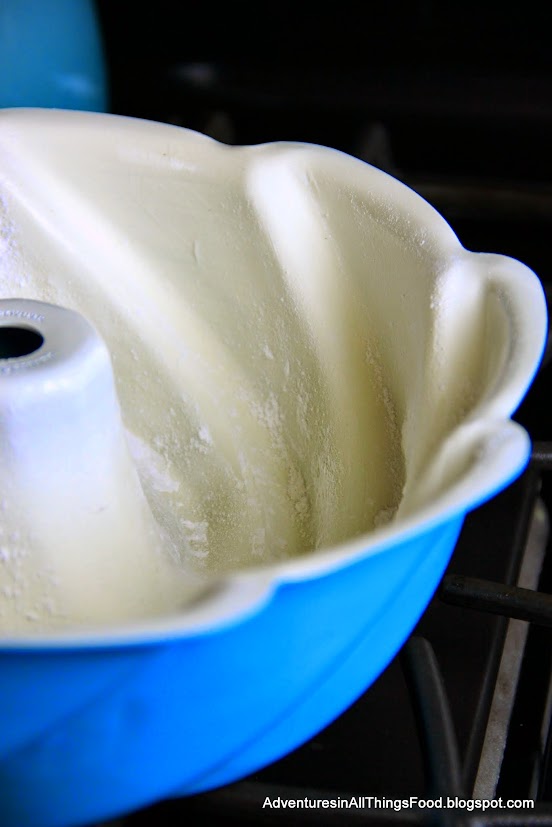 Adventures in all things food: Strawberry Buttermilk Bundt Cake
