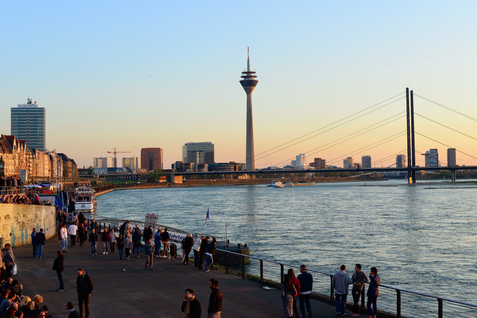 Insidefotoandtravel Im Nomadenjahr Perfekter Tag In Duesseldorf