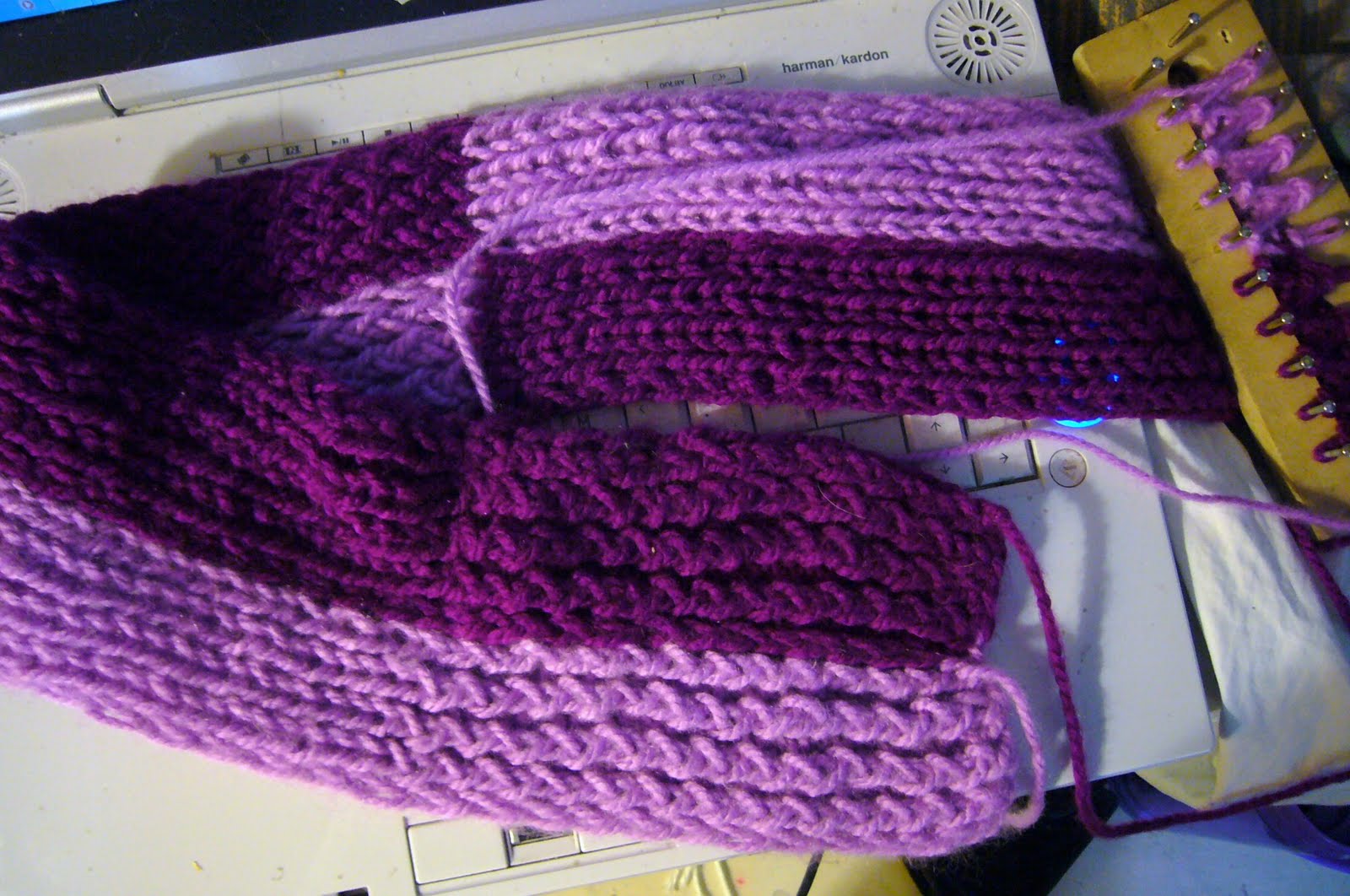 LOOM KNITTING AND SOMETHING ELSE Vertical stripes Moebius scarf on the