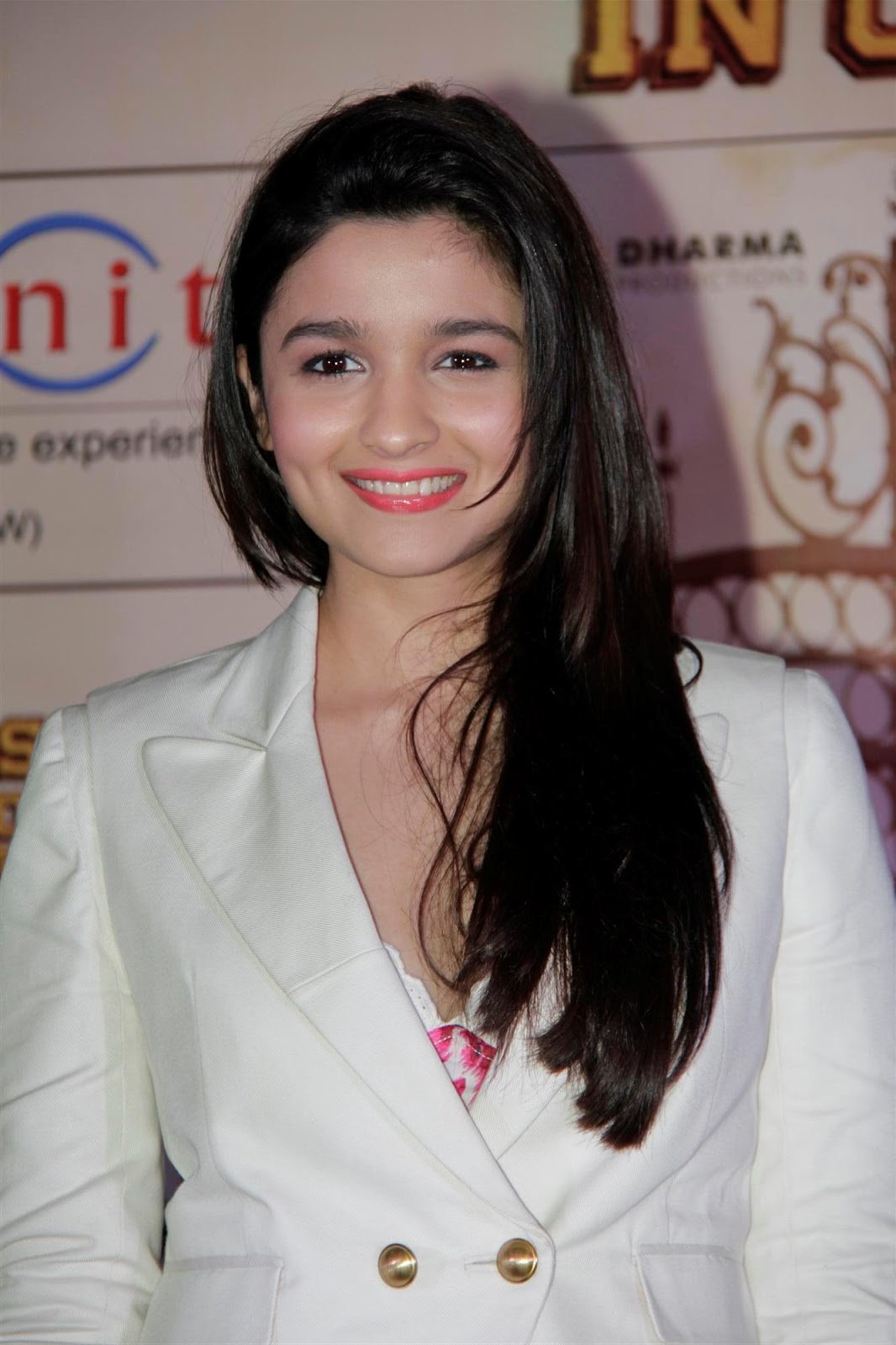 Little Google1: Alia Bhatt Hot Photos