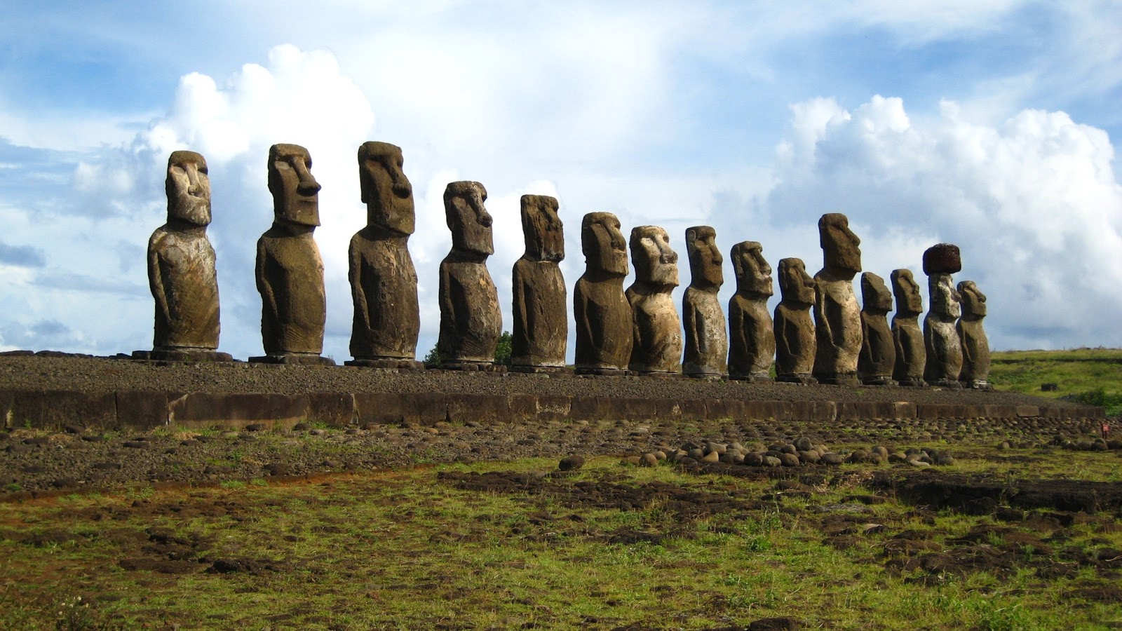 Easter Island, Chile – Travel Guide and Travel Info | Tourist Destinations