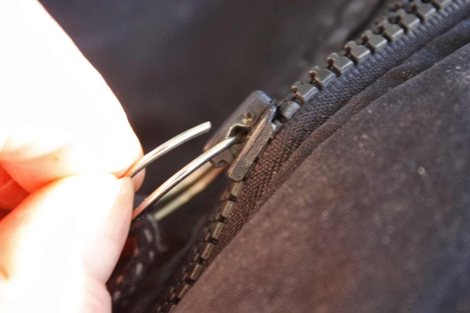 Artsybuildinglady Quick Fix For A Broken Zipper Slider