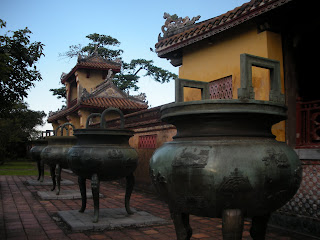 Urnes de la Citadelle de Hue (Vietnam)